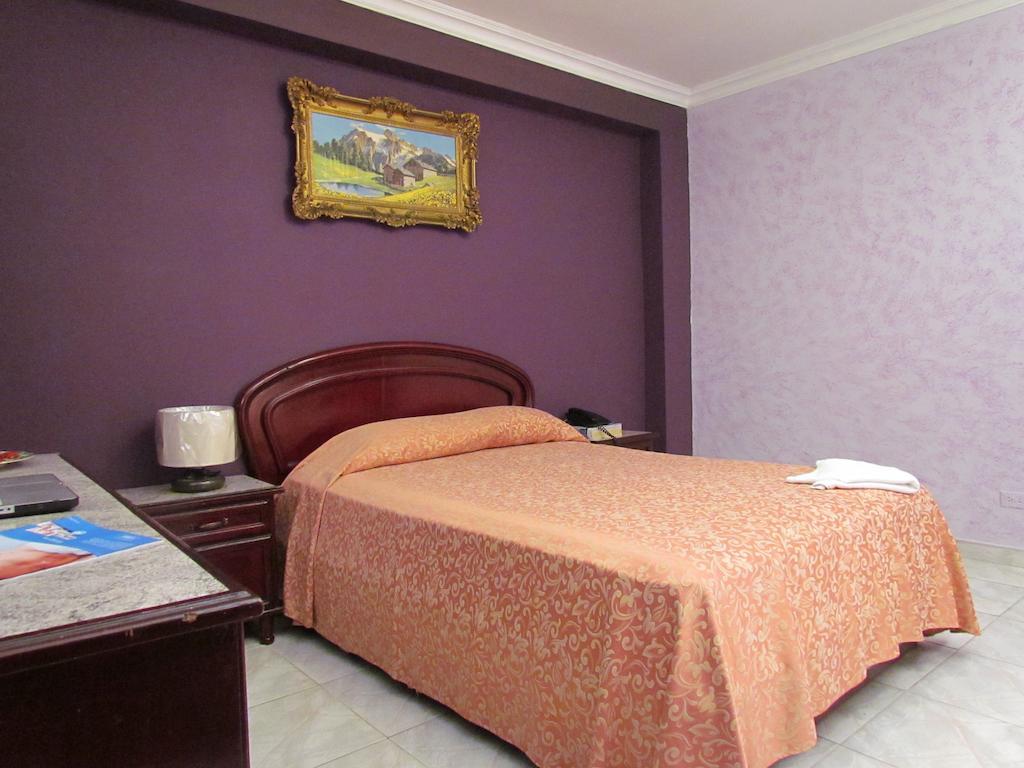 Lisboa Hotel 2*
